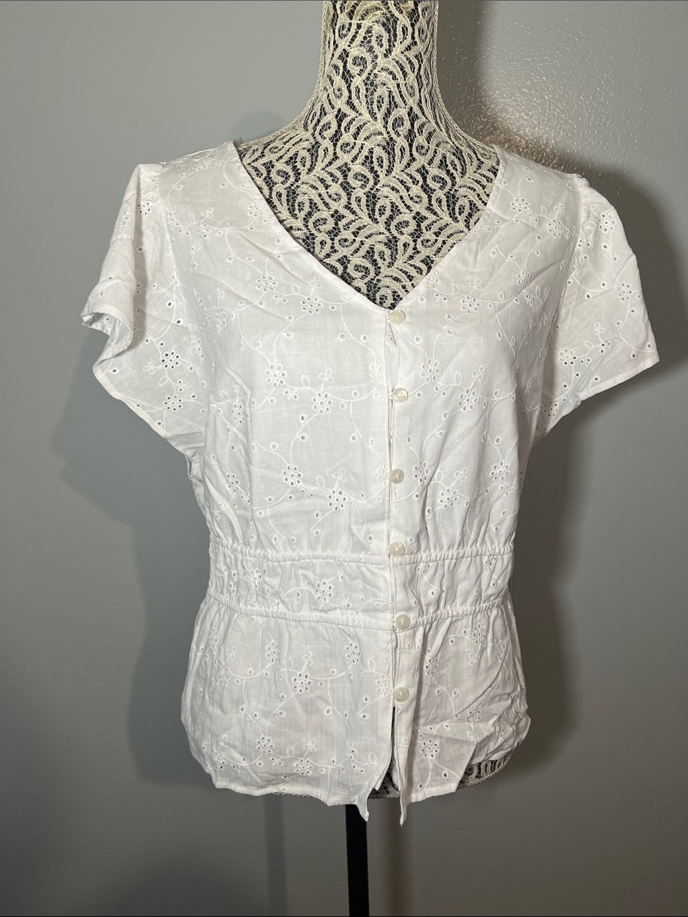 Time and Tru White Eyelet Button-Front Blouse